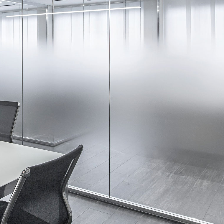 Progressive satin-finish glass partitions Madras® Nuvola. lp-04-nuvola-pareti-uffici-760x760px.jpg
